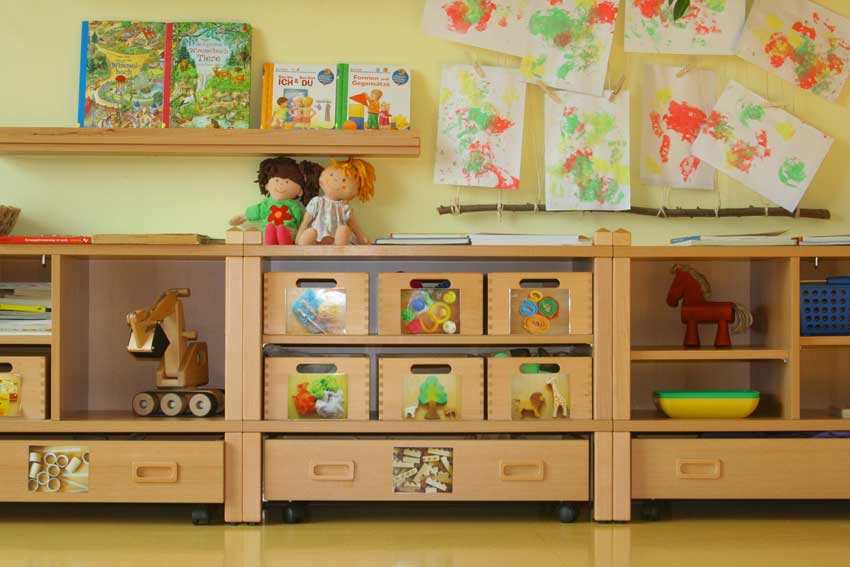 Spielzeugschrank